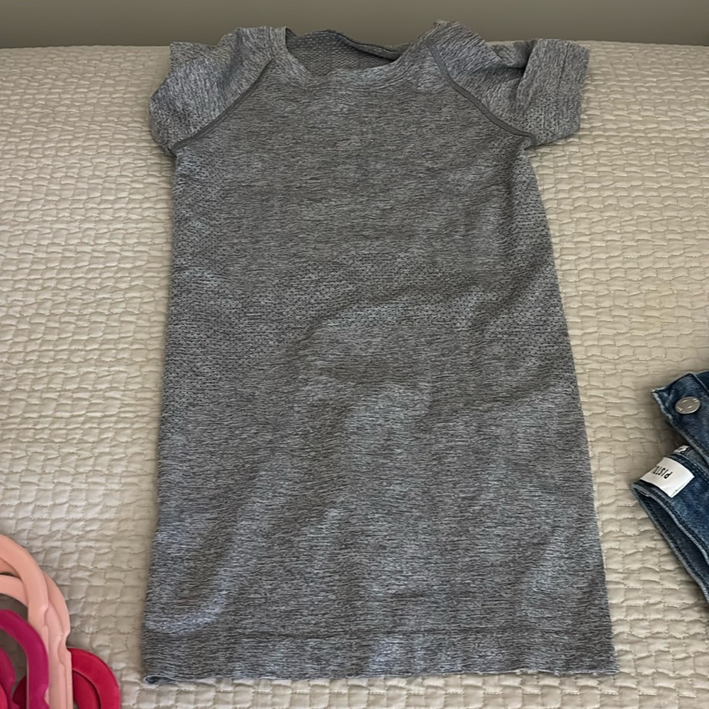Lululemon swiftly tech shirt sleeve
